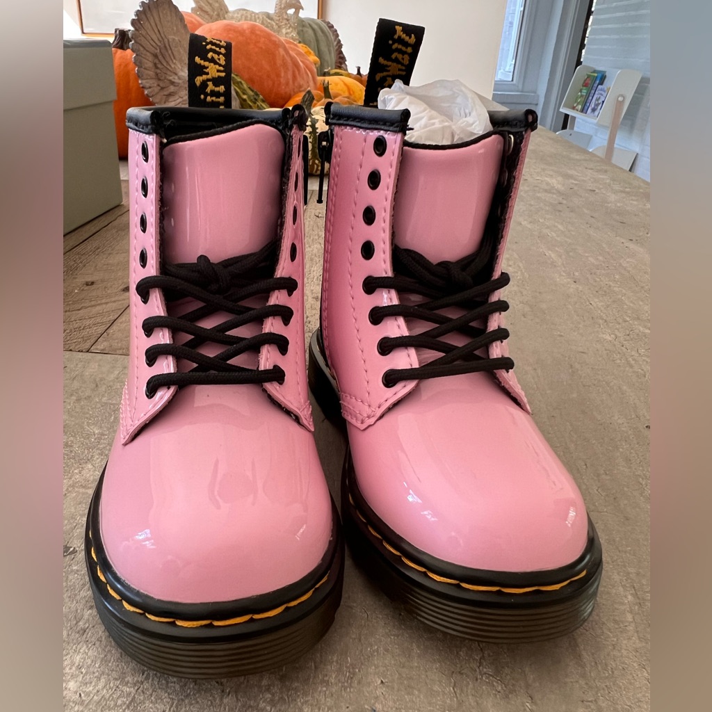 Never Been Worn Doc Martens Toddler 1460 Patent Leather Lace Up Boots Pale Pink